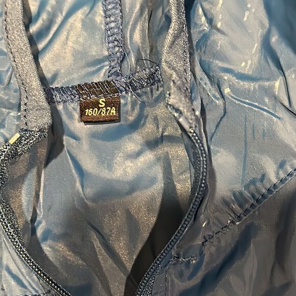 NWT-PACKABLE RAIN JACKET - Picture 2 of 5